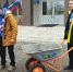 Активисты посыпали тротуары! - DNR-News.Ru