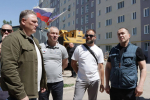 Первый зампред Правительства Дмитрий Бердников осмотрел объекты восстановления в Мариуполе