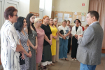 По поручению Главы ДНР министр образования и науки ДНР Олег Трофимов встретился с родителями и педагогами Кировского района столицы