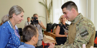 Единороссы, волонтёры и военные собрали рюкзаки первоклассника для детей с особенностями развития - Единая Россия
