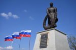В ДНР восстановили монумент советским воинам, разрушенный в 2014 году