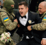 Свадьба по-украински: ТЦК похитили жениха и избили его мать - Донецк Медиа