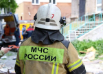 Спасатели МЧС вывезли раненых медиков из-под обстрела дрона в Горловке