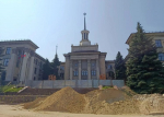 Москва обновляет центр Луганска: реконструкция сквера на Красной площади